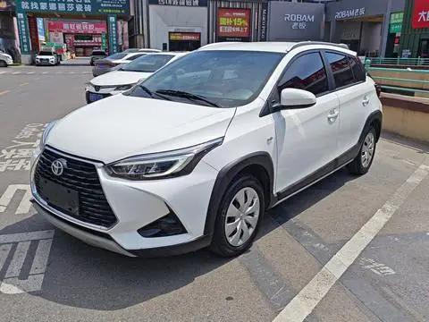 Toyota YARIS L 2021 — фото 1
