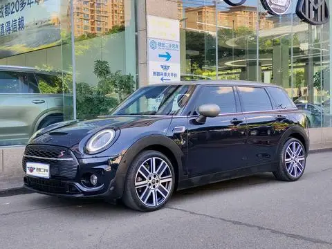 MINI CLUBMAN 2023