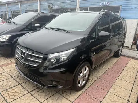 Mercedes-Benz 威霆 2018