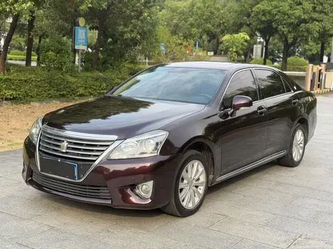 Toyota Crown 2012