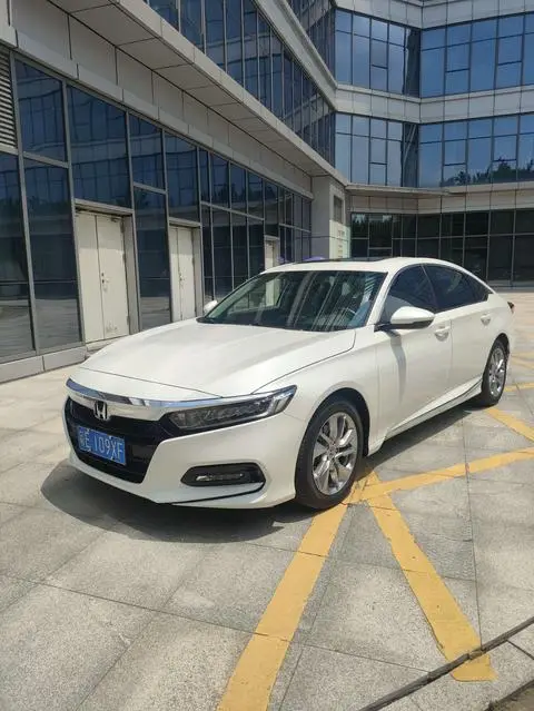 Honda Accord 2018 — фото 1
