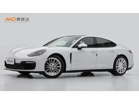 Porsche Panamera 2023