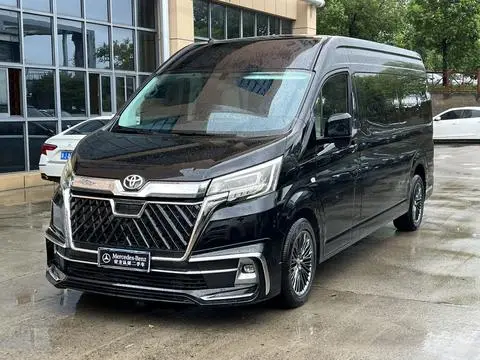 Toyota Hiace 2023 — фото 1