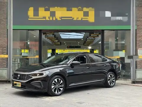 Volkswagen Passat 2025