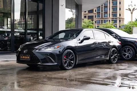 Lexus ES 2022
