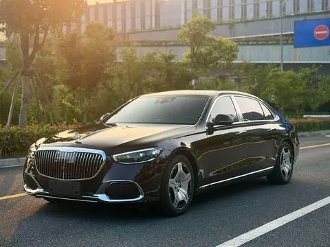 Mercedes-Benz 迈巴赫S-Class 2023