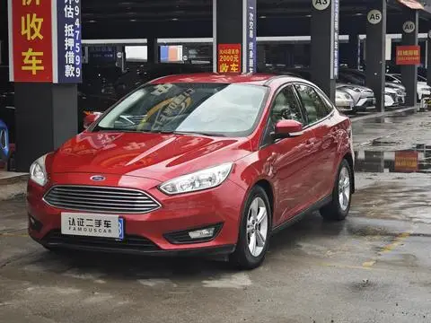 Ford Focus 2015 — фото 1