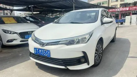 Toyota Corolla 2018 — фото 1