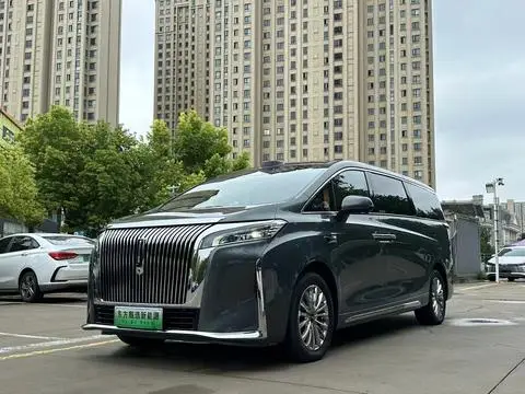 Wey 高山 PHEV 2025