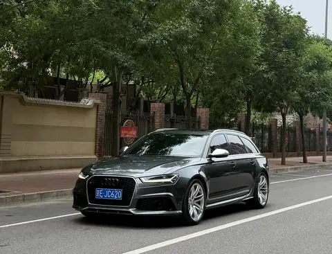 Audi RS 6 2016 — фото 1