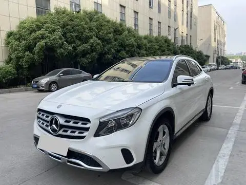 Mercedes-Benz GLA 2018 — фото 1