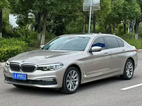 BMW 5 Series 2018 — фото 1