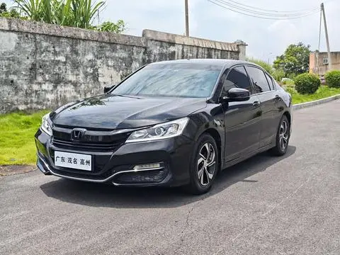 Honda Accord 2016 — фото 1