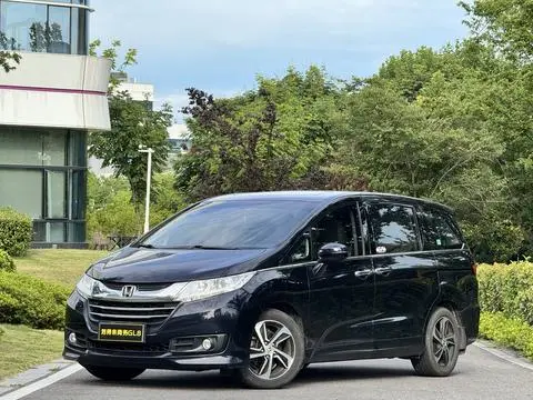 Honda 奥德赛 2015 — фото 1