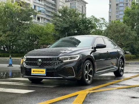 Volkswagen Passat 2023