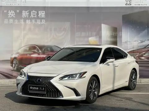 Lexus ES 2022 — фото 1