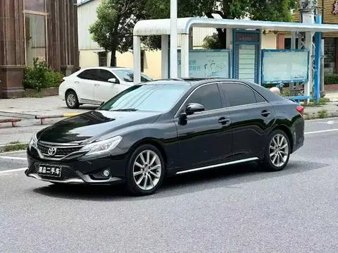 Toyota Reiz 2013