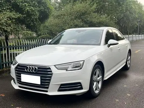 Audi A4L 2018 — фото 1