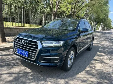 Audi Q7 2018 — фото 1
