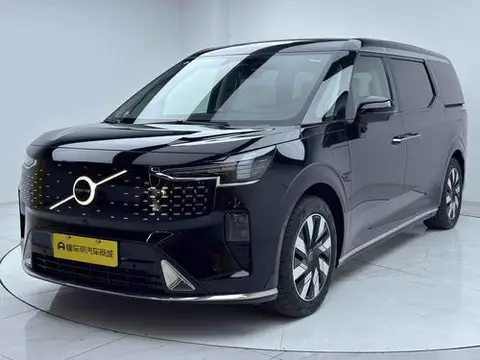 Volvo EM90 2025