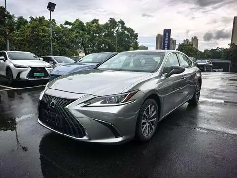 Lexus ES 2022