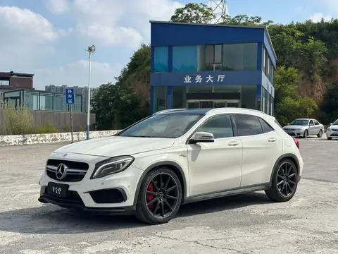 Mercedes-Benz GLA AMG 2015