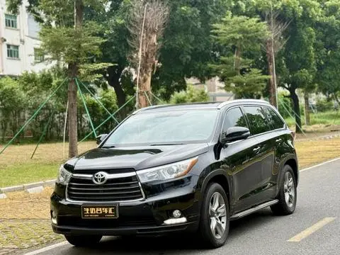 Toyota Highlander 2017 — фото 1