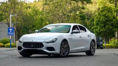 Maserati Ghibli 2014 — фото 1