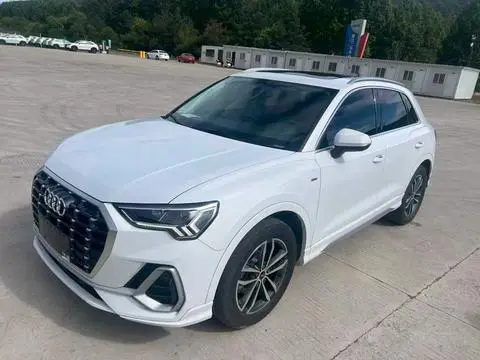 Audi Q3 2021 — фото 1