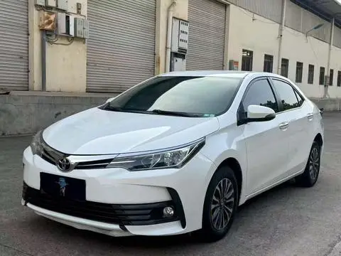 Toyota Corolla 2017 — фото 1
