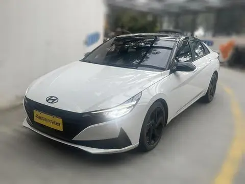Hyundai Elantra 2022