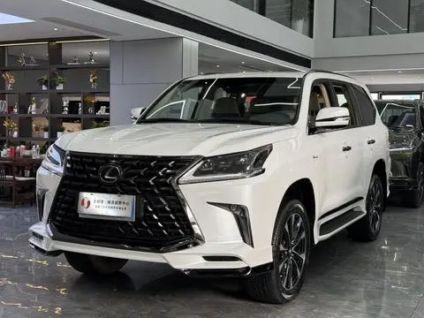 Lexus LX 2021 — фото 1