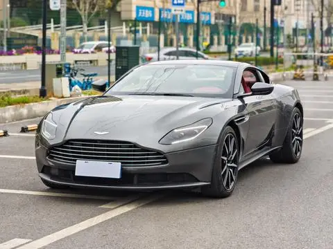 Aston Martin DB11 2019