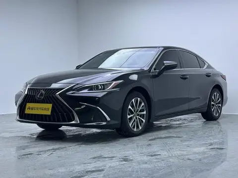 Lexus ES 2022
