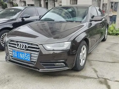 Audi A4L 2015