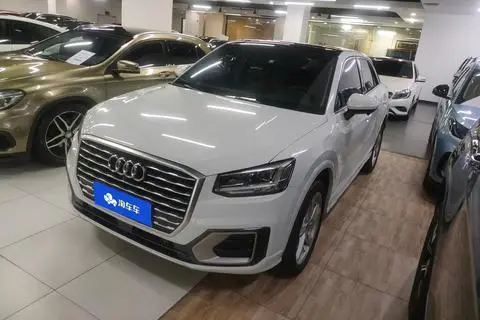 Audi Q2L 2021 — фото 1