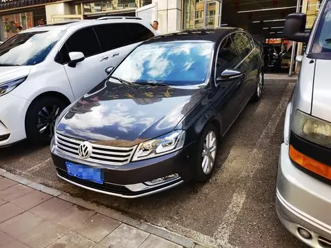 Volkswagen Magotan 2012