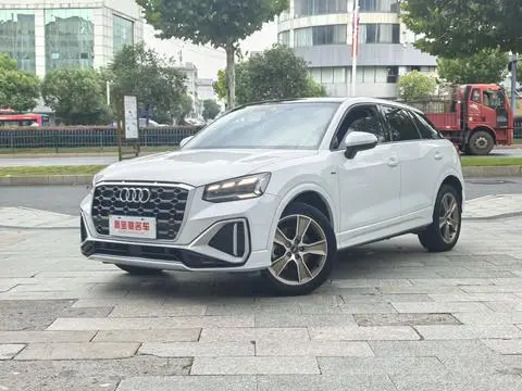Audi Q2L 2024