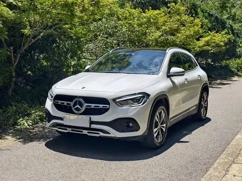 Mercedes-Benz GLA 2023 — фото 1