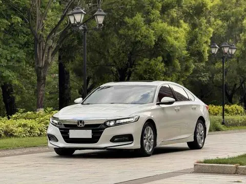 Honda Accord 2018 — фото 1