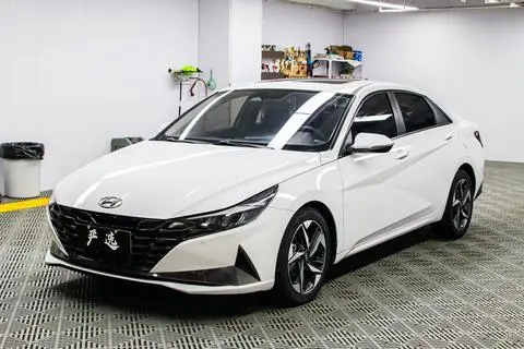Hyundai Elantra 2022