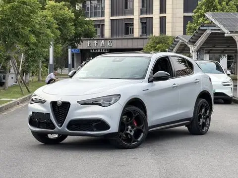 Alfa Romeo Stelvio斯坦维 2023