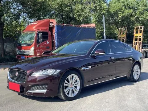 Jaguar XFL 2018 — фото 1
