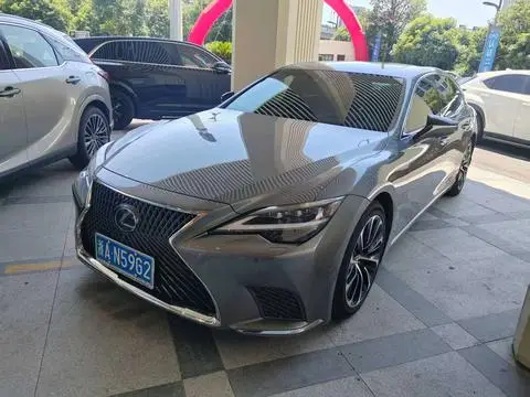 Lexus LS 2021