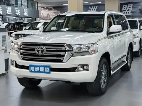Toyota 兰德酷路泽 2017 — фото 1