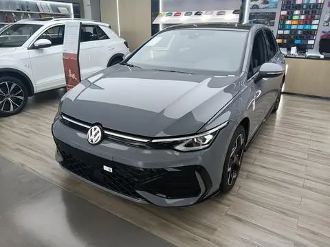 Volkswagen Golf 2025