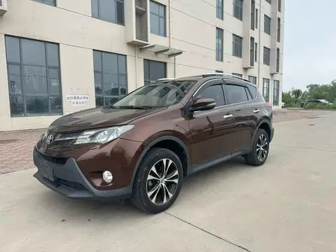 Toyota RAV4 2015 — фото 1