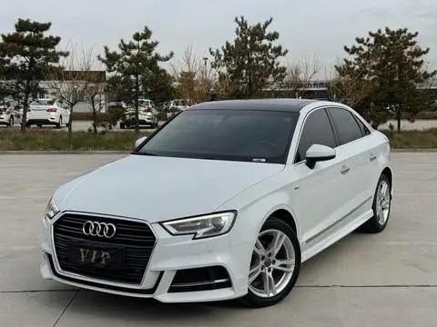 Audi A3 2018 — фото 1