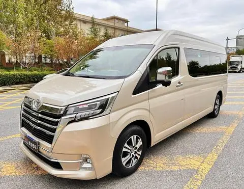 Toyota HIACE 2022 — фото 1