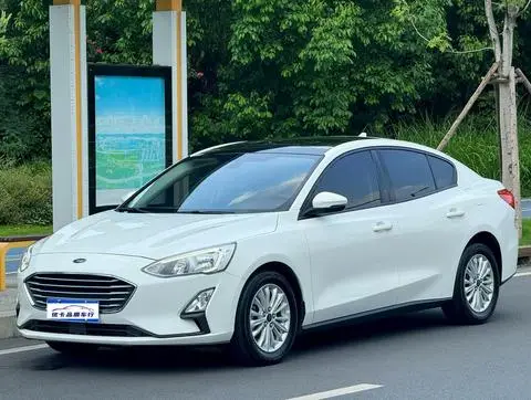 Ford Focus 2019 — фото 1